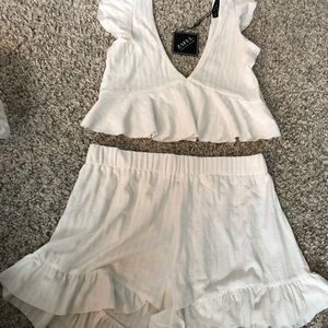 2 piece white ruffled shorts set